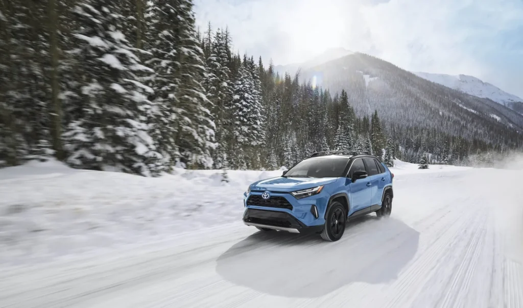 Toyota RAV4 Driving in the Snow